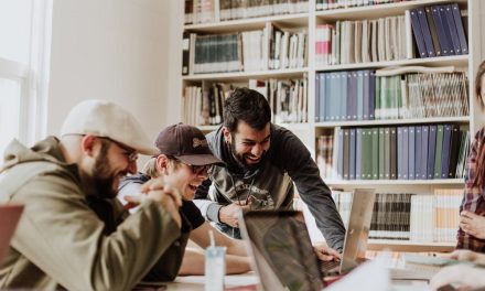Melawan Sedentary Life Style pada Pekerja Kantoran di Era Digital