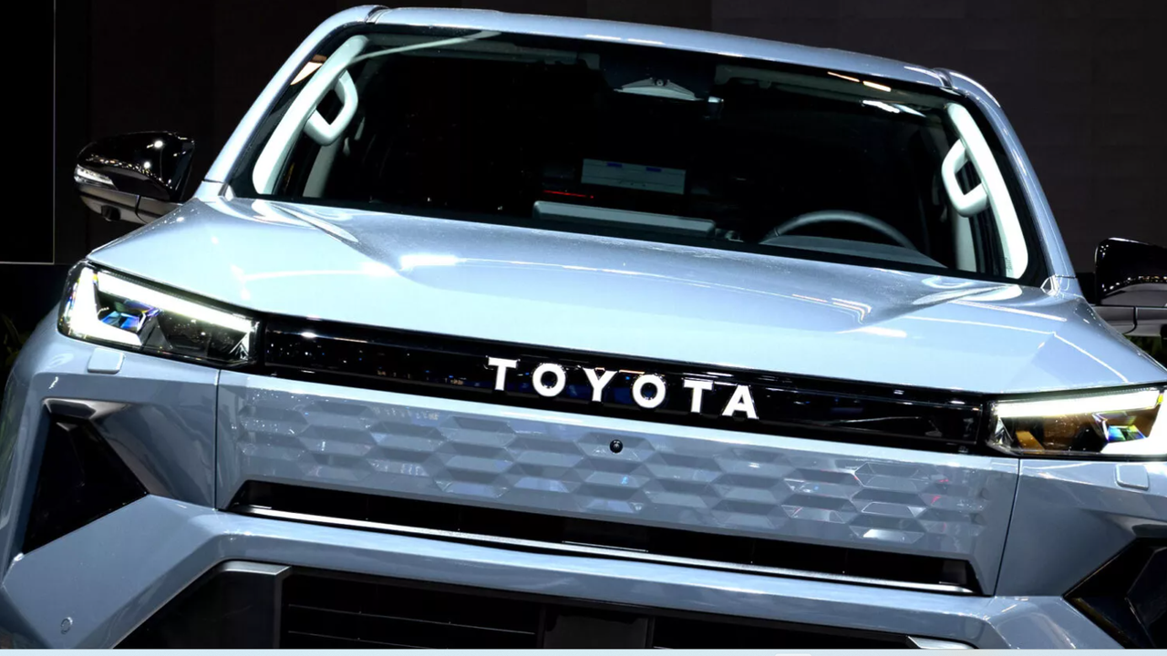 Toyota Hilux listrik versi Eropa dengan desain generasi terbaru