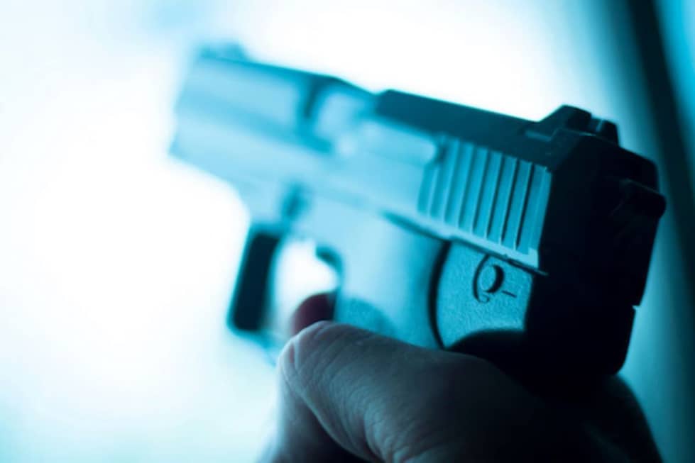 Polisi mengungkap industri rumahan senjata api ilegal di Jakarta