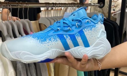 Inspirasi OOTD Kantor Athleisure, Solusi Tampil Rapi di Musim Hujan