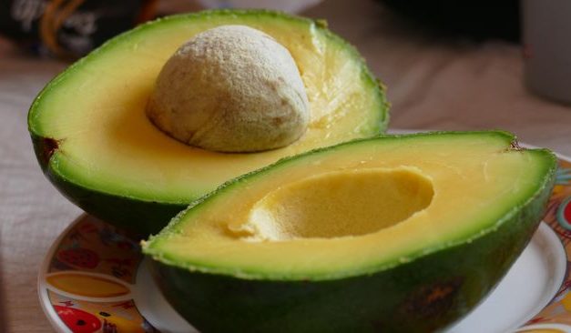 Manfaat Alpukat untuk Kulit Sehat dan Awet Muda