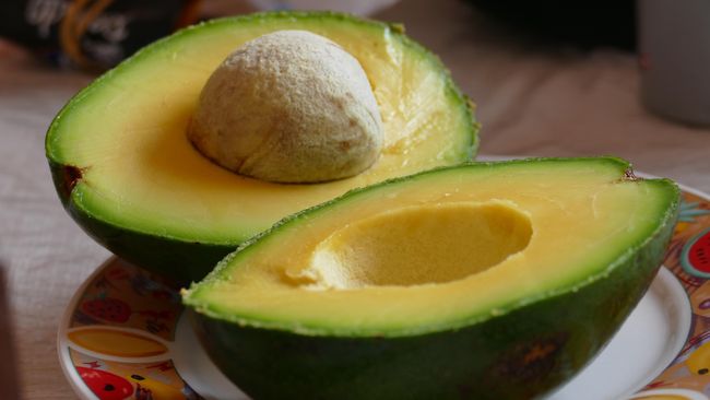 alpukat kaya vitamin e untuk kesehatan dan kelembapan kulit