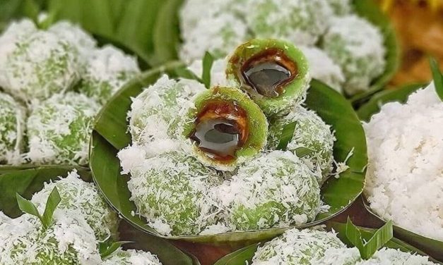 Klepon Tetap Eksis di Tengah Gempuran Kuliner Kekinian