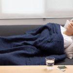 Bukan Lebay, Ini Alasan Laki-Laki Terasa Parah Saat Demam