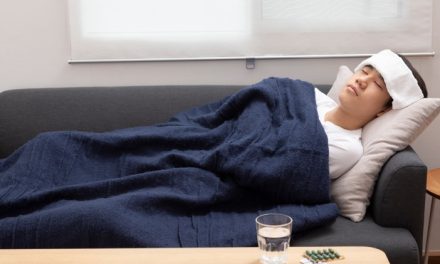 Bukan Lebay, Ini Alasan Laki-Laki Terasa Parah Saat Demam