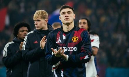 Ajax Lirik Manuel Ugarte, Ini Reaksi Manchester United