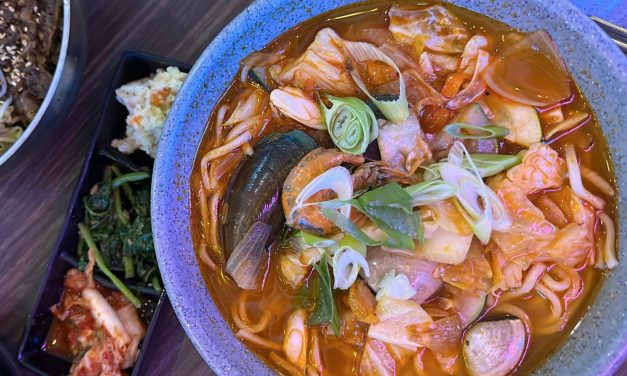 Jjampong, Sup Mi Pedas Korea dengan Aroma Laut yang Kuat