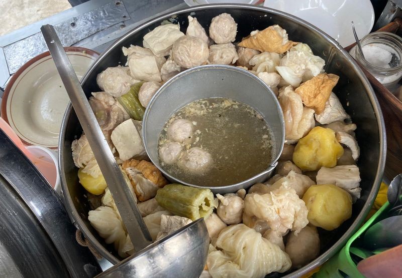 Bakso Campur Siomay Viral di Jaksel, Unik dan Menggugah Selera