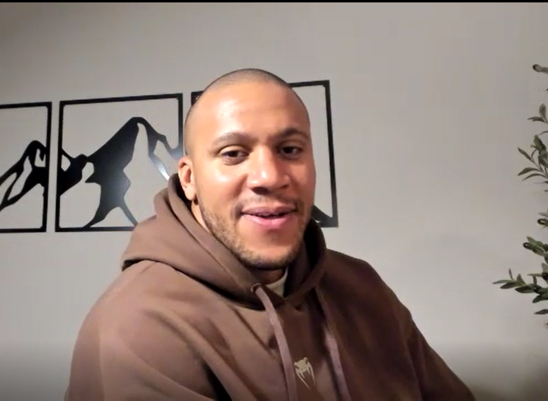 Alex Pereira dan Sean Strickland saat sesi latihan