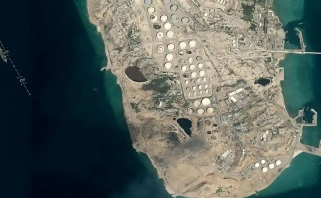 Pulau Kharg Iran dengan pertahanan militer dan ranjau.