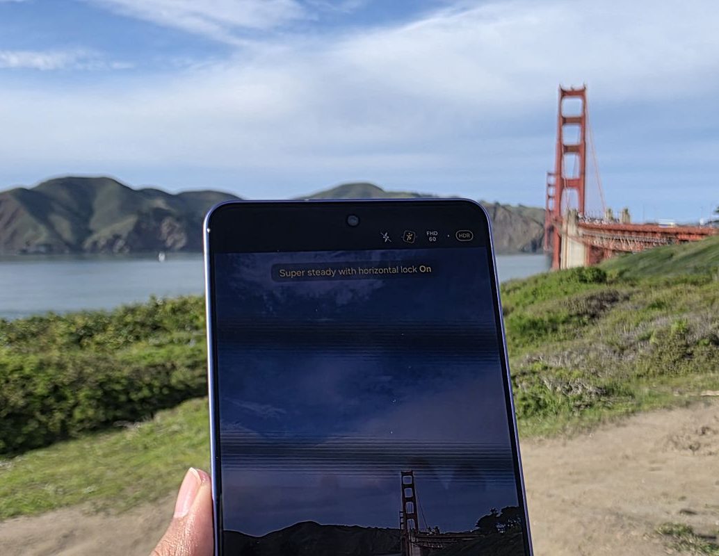 Samsung Galaxy S26 dengan fitur Horizontal Lock untuk video stabil