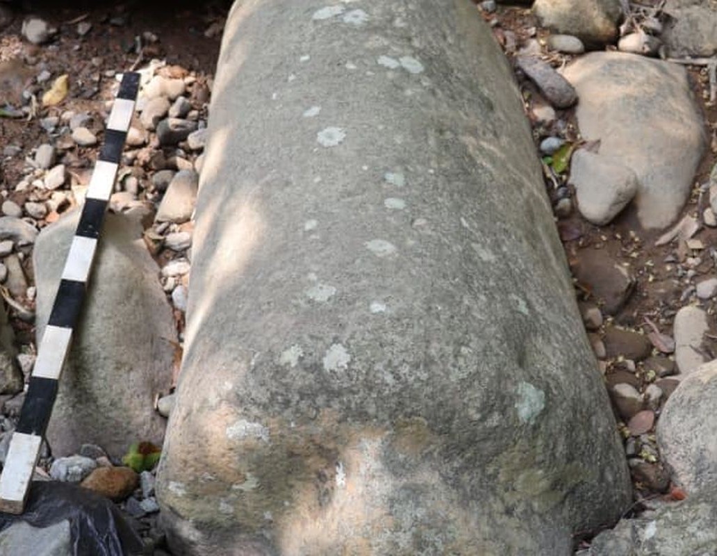 Stamba batu ditemukan di Sungai Semagung Bagelen