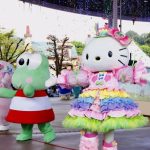 Ribuan Penggemar Rayakan Hello Kitty 35 Tahun Meski Hujan