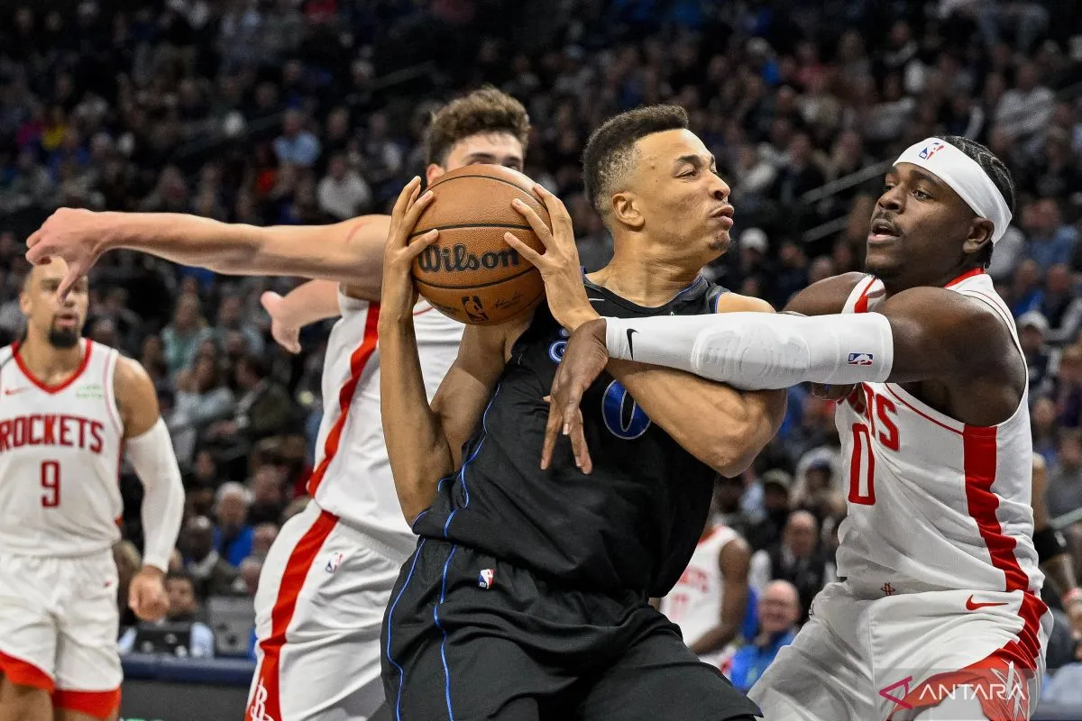Moussa Cisse bertahan di Dallas Mavericks setelah klub menyamai tawaran kontrak dari New York Knicks.