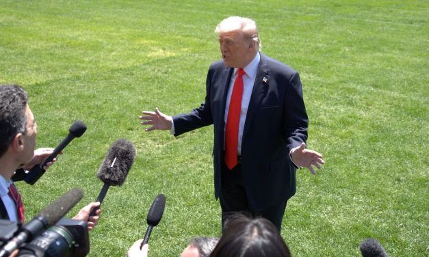 Trump Bantah Militer AS Kekurangan Amunisi, Tegaskan Produksi Senjata Terus Berjalan