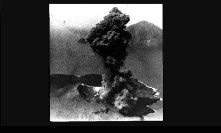 Letusan Krakatau 1883 Lepaskan Energi 200 Megaton hingga Membuat Bulan Tampak Biru
